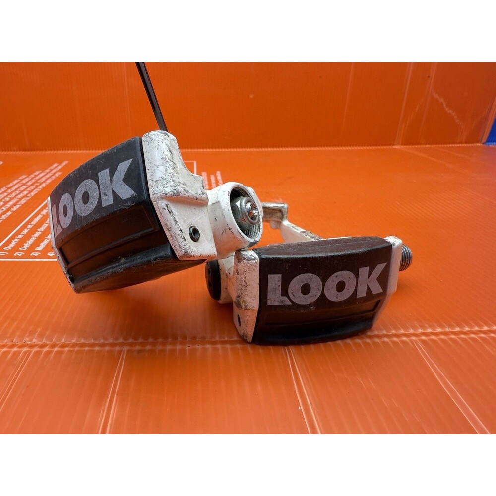 Vintage LOOK  Clipless Road Pedals white 9/16 No Cleats - very worn